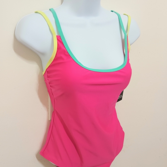 🎁NWT Swimsuit One Piece Push-Up Pads, Stretchable, Adjustable Double Straps - Picture 5 of 16
